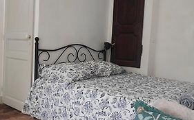 Studio Avec Jardin A 10 Mn A Pied Du Centre Ville